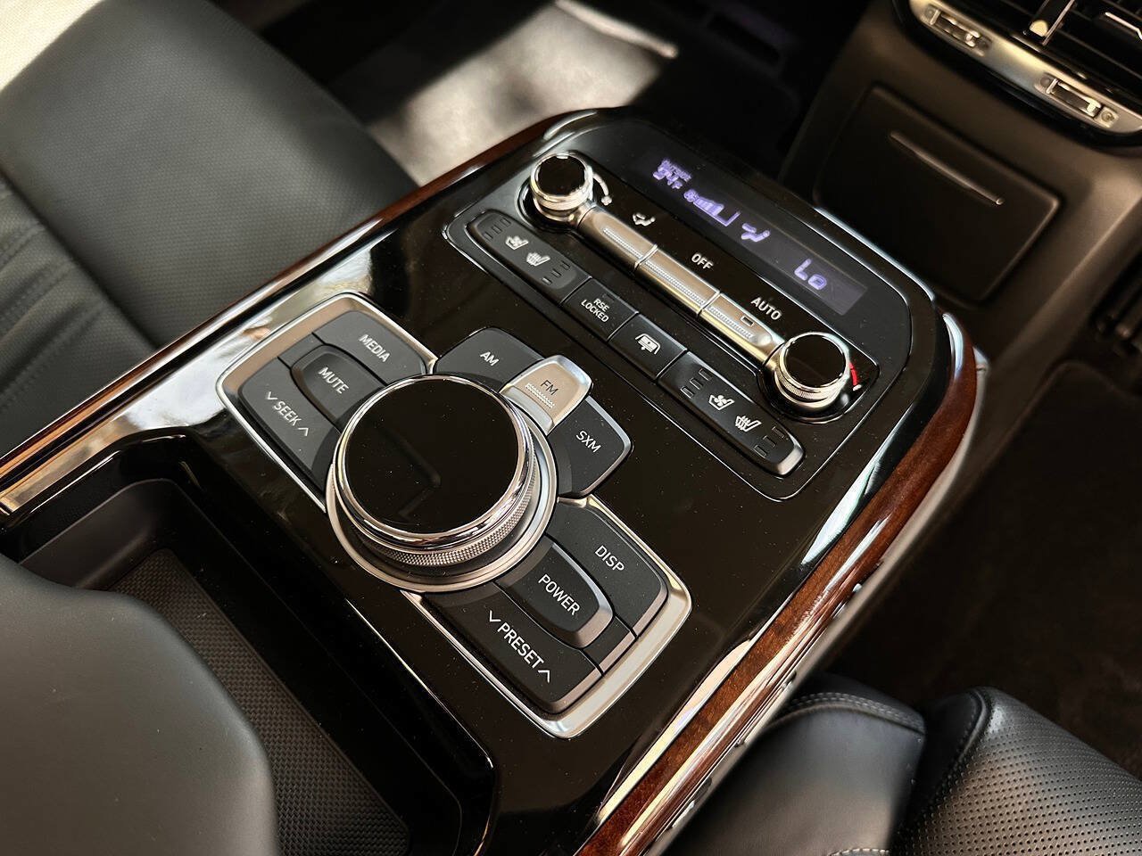 Used 2017 Genesis G90 5.0 Ultimate AWD/4WD image 84