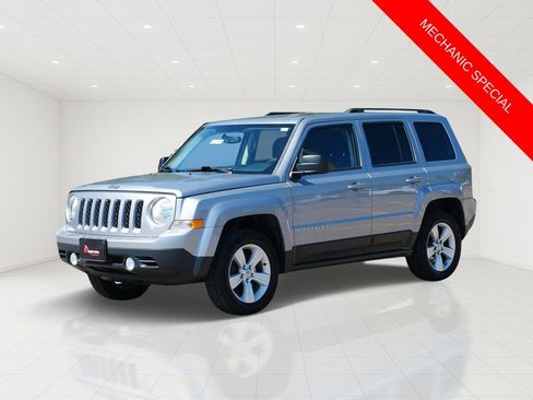 Used 2015 Jeep Patriot Latitude w/ Sun/Sound Group AWD/4WD image 6