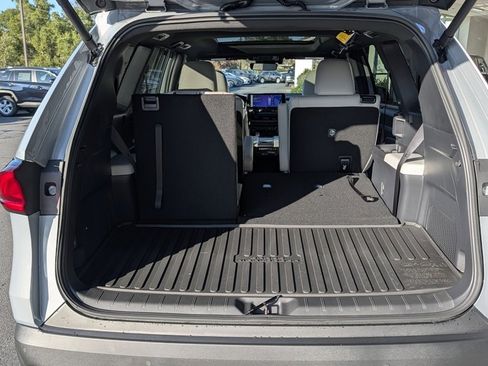 Used 2026 Toyota Grand Highlander AWD Hybrid image 28