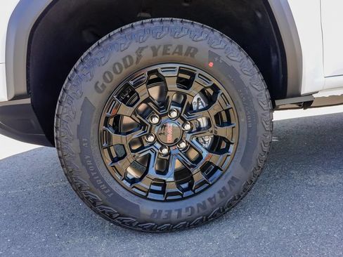 New 2026 GMC Canyon Elevation w/ Technology Package RWD image 7