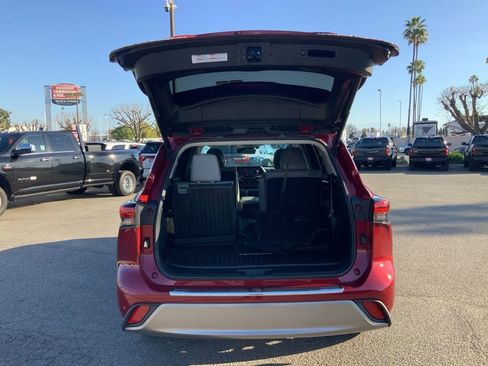 Used 2021 Toyota Highlander Platinum image 7