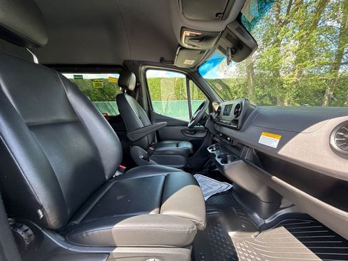 Used 2024 Mercedes-Benz Sprinter 2500 image 20