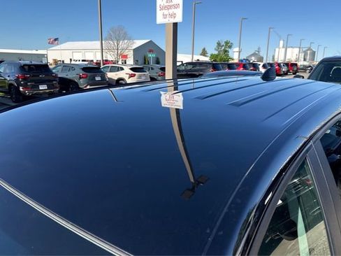 Used 2023 Chevrolet Equinox LT w/ Driver Convenience Package FWD image 11