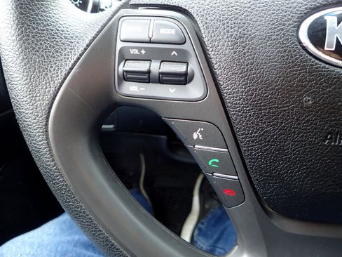 Used 2018 Kia Forte LX image 13