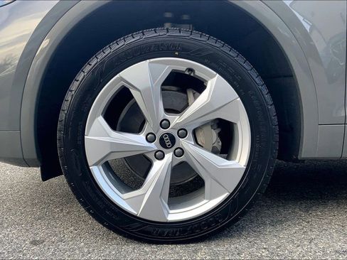 Certified 2023 Audi Q5 2.0T Premium w/ Convenience Package image 11