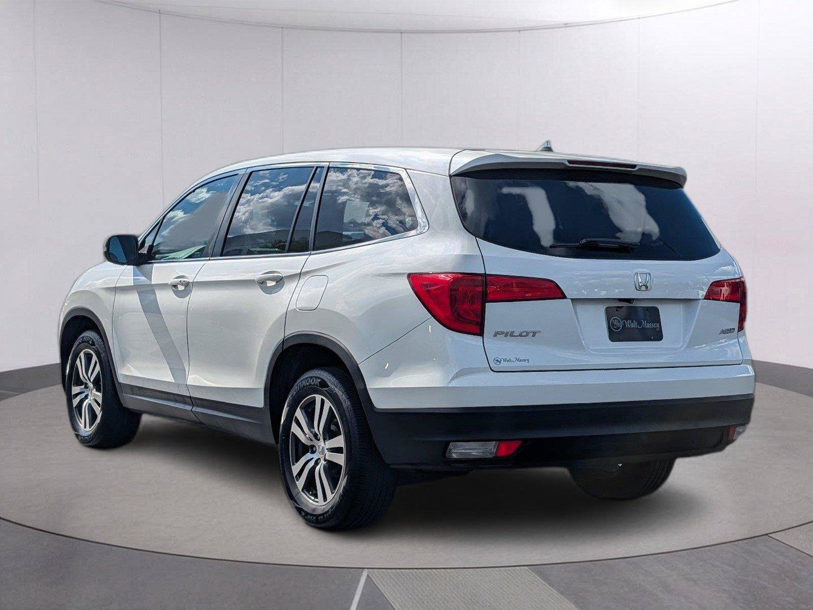 Used 2017 Honda Pilot EX-L image 3