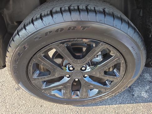 Certified 2023 Jeep Renegade Altitude AWD/4WD image 11