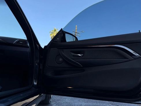 Used 2017 BMW M4 Coupe image 33