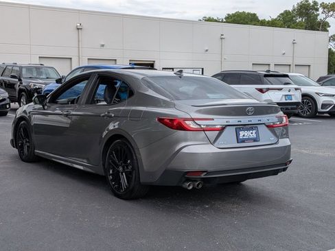 Used 2025 Toyota Camry SE FWD image 8