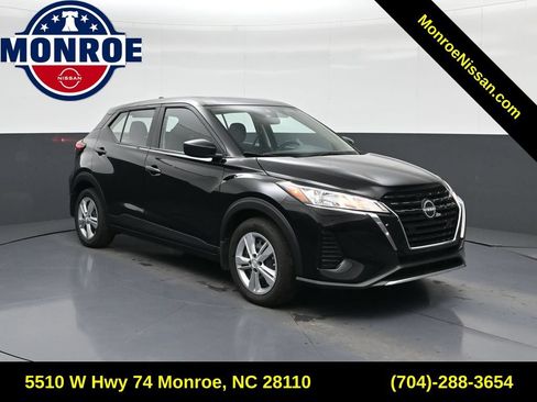 Certified 2025 Nissan Kicks Play S FWD image 1