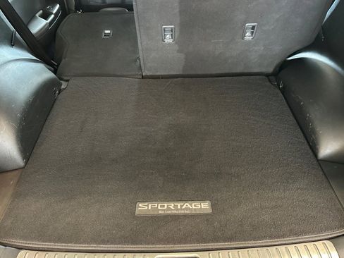 Used 2020 Kia Sportage S image 17