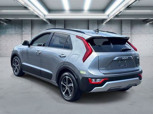 Used 2023 Kia Niro EX w/ EX Cold Weather Package FWD image 27