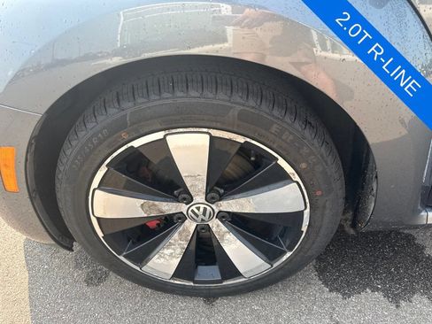 Used 2014 Volkswagen Beetle R-Line FWD image 32