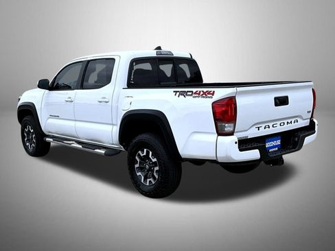 Used 2016 Toyota Tacoma TRD Sport image 7