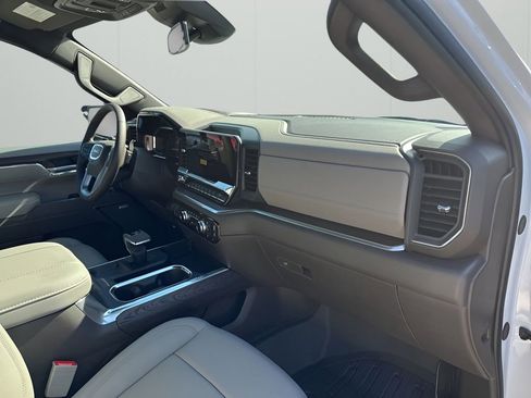New 2026 GMC Sierra 1500 SLT image 13