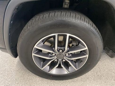 Used 2022 Jeep Grand Cherokee Limited image 13