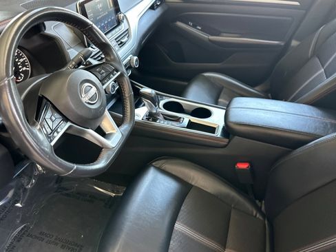 Used 2024 Nissan Altima 2.5 SR FWD image 17