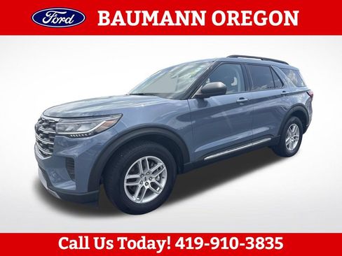 Used 2025 Ford Explorer Active AWD/4WD image 7