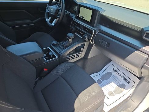 Certified 2025 Toyota 4Runner SR5 AWD/4WD image 18