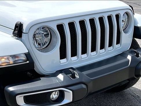 Used 2019 Jeep Wrangler Unlimited Sahara w/ Safety Group AWD/4WD image 33