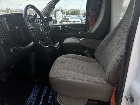 Used 2022 Chevrolet Express 3500 w/ Power Convenience Package RWD image 16