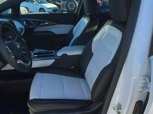 New 2026 Chevrolet Equinox EV LT image 13