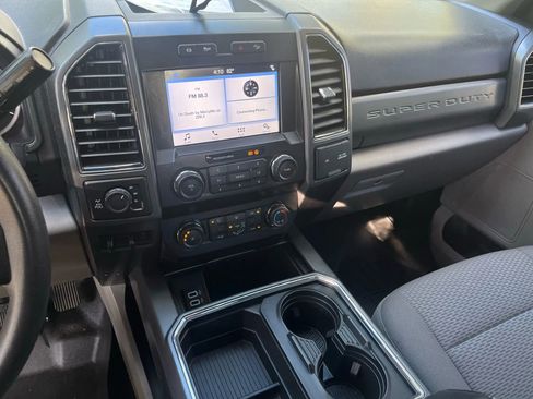 Used 2019 Ford F250 XLT w/ XLT Premium Package image 23