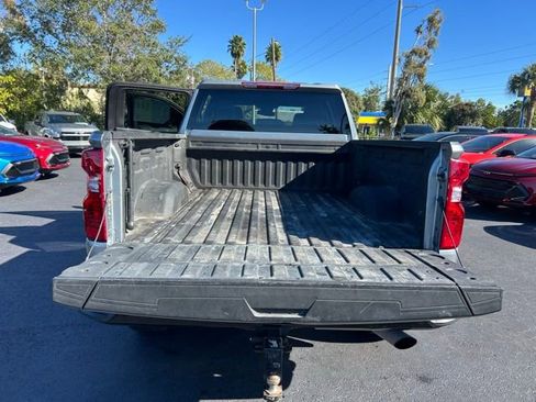 Used 2024 Chevrolet Silverado 2500 Custom w/ Custom Value Package image 16