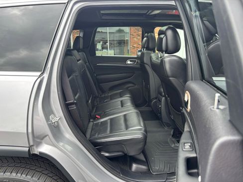 Used 2015 Jeep Grand Cherokee Limited w/ Luxury Group II AWD/4WD image 12