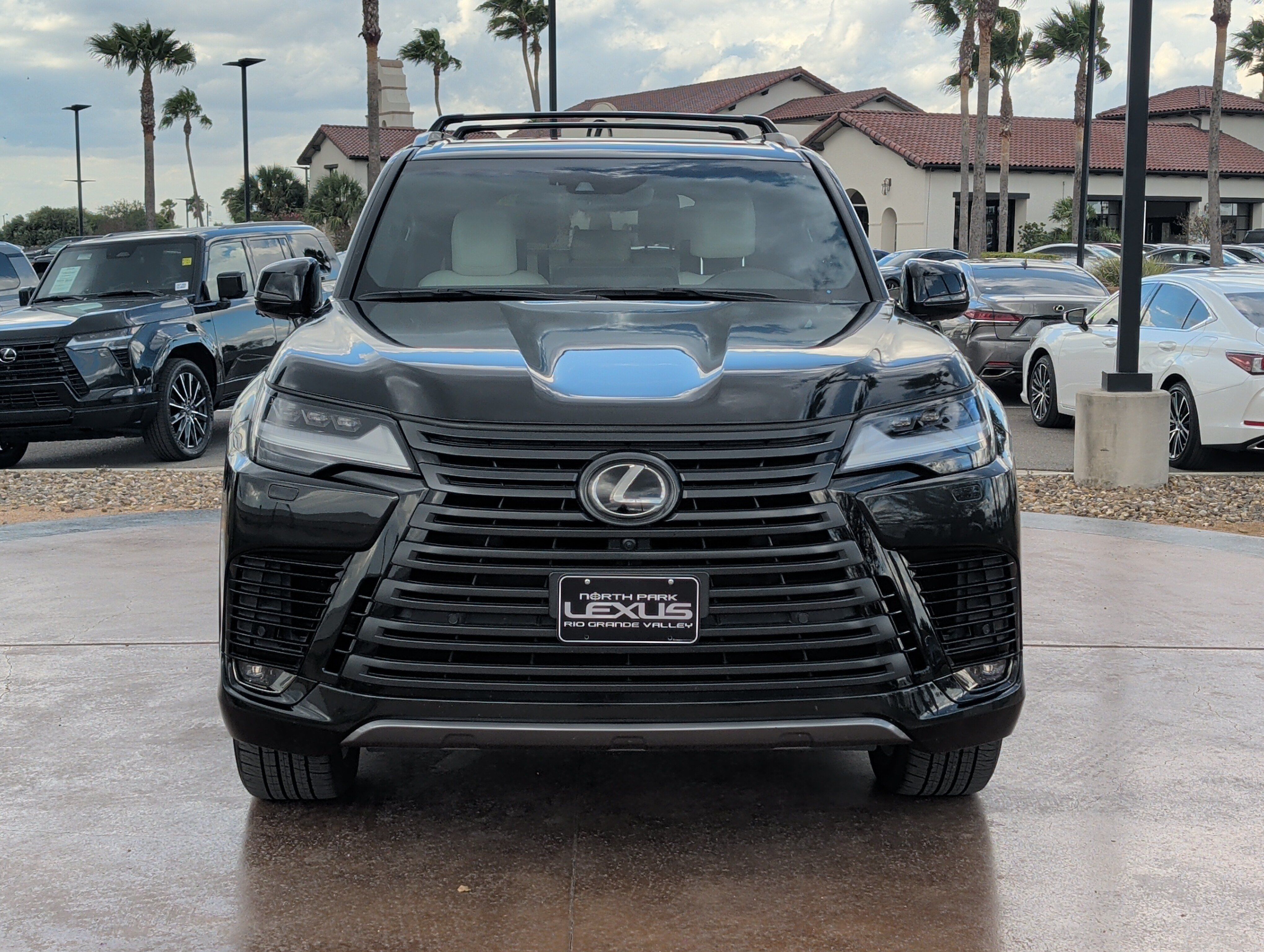 Used 2022 Lexus LX 600 4WD w/ Appearance Package image 6
