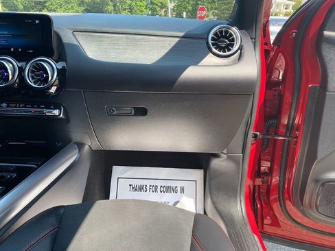 Used 2022 Mercedes-Benz GLA 250 4MATIC image 28