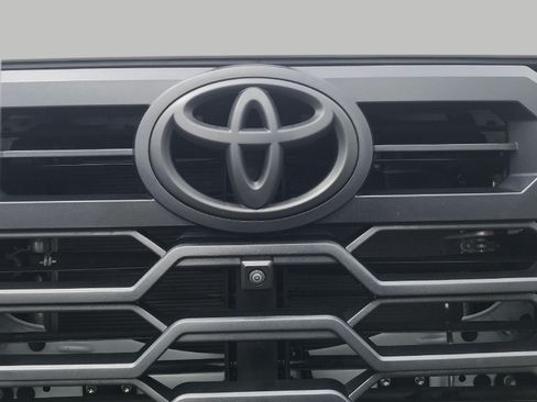 Used 2025 Toyota Tundra Limited w/ TRD Off-Road Package AWD/4WD image 24