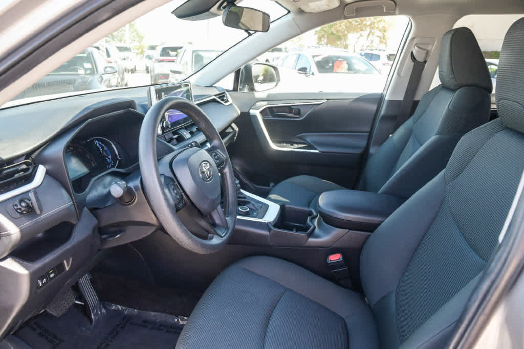 Certified 2024 Toyota RAV4 LE AWD/4WD image 17