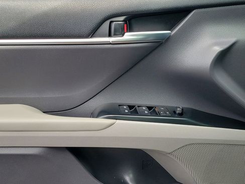 Used 2020 Toyota Camry SE image 16