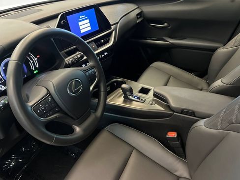 Certified 2025 Lexus UX 300h FWD w/ Accessory Package (Z2) image 10
