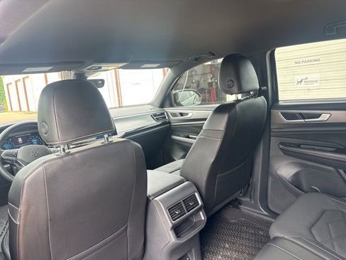 Used 2024 Volkswagen Atlas Cross Sport SE AWD/4WD image 12
