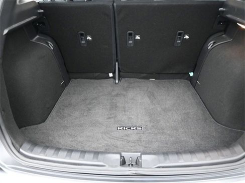 Used 2024 Nissan Kicks S image 27