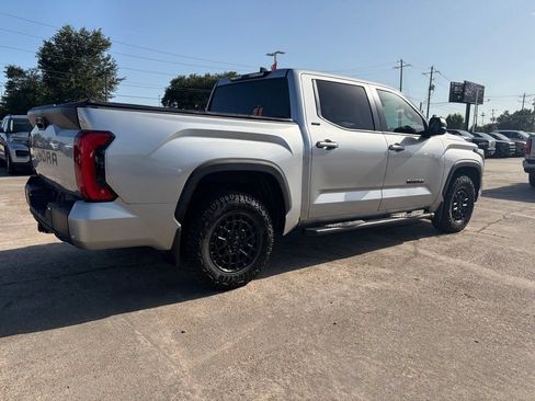 Used 2025 Toyota Tundra SR5 w/ SR5 Premium Package AWD/4WD image 5