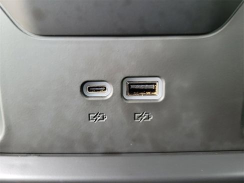 Used 2025 Chevrolet Silverado 1500 LT image 15