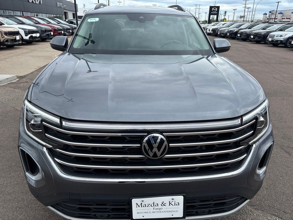 Used 2024 Volkswagen Atlas SE AWD/4WD image 2