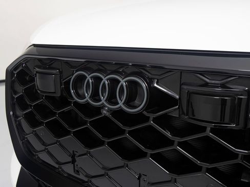 Used 2026 Audi RS Q8 performance AWD/4WD image 40
