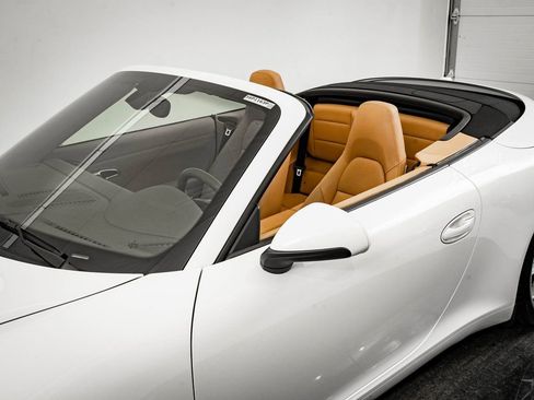 Used 2012 Porsche 911 Carrera S image 15