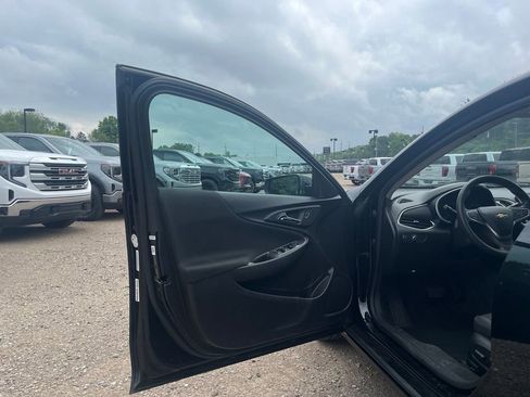 Used 2022 Chevrolet Malibu LT FWD image 16