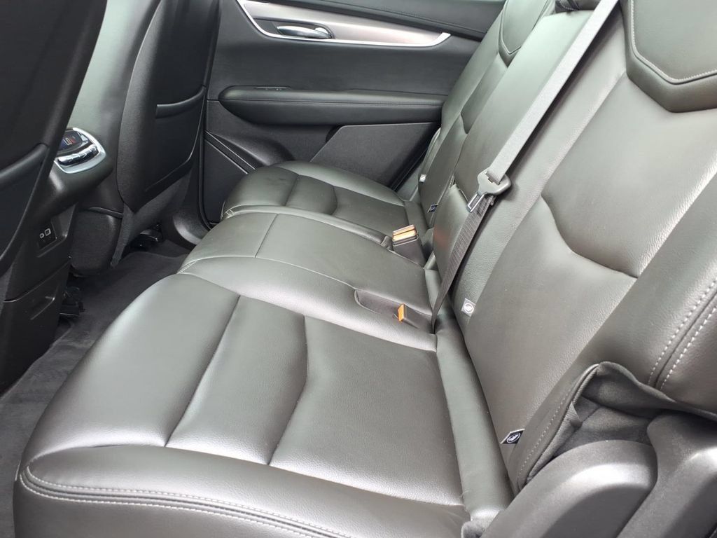 Used 2024 Cadillac XT6 Luxury AWD/4WD image 17