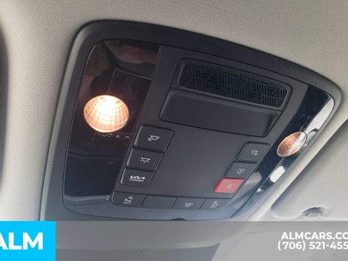 Used 2025 Kia Carnival FWD image 14