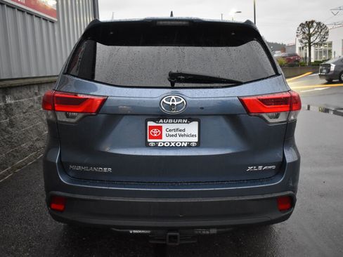 Certified 2017 Toyota Highlander SE image 6
