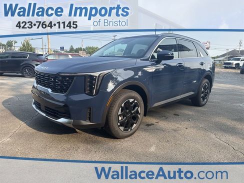 New 2025 Kia Sorento S image 1