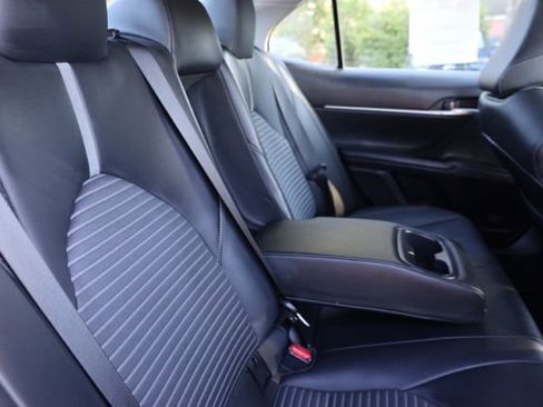 Used 2024 Toyota Camry SE image 32