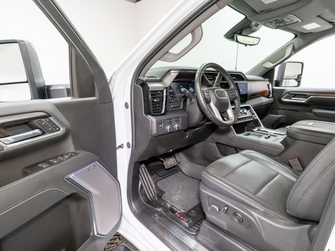Used 2025 GMC Sierra 2500 Denali w/ Denali Reserve Package image 14