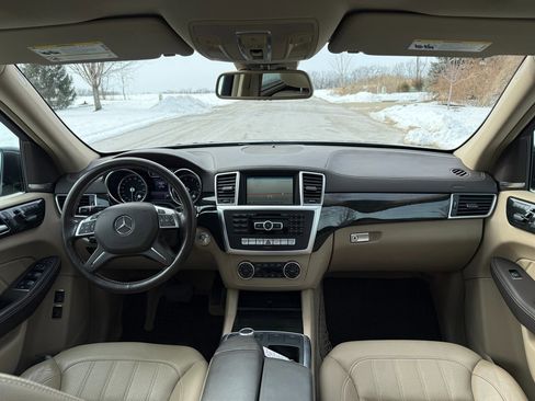 Used 2016 Mercedes-Benz GL 450 4MATIC w/ Premium I Package image 13